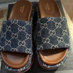 Gucci wedge slide